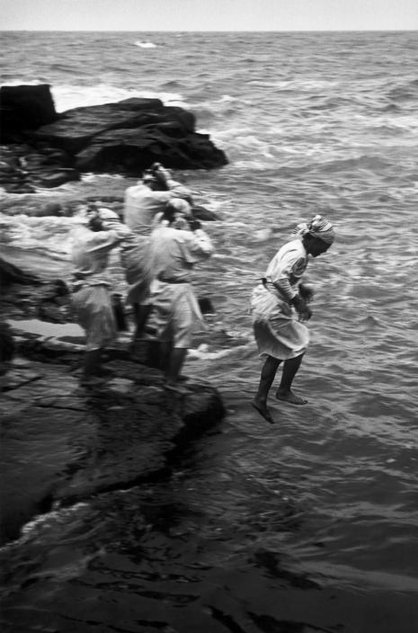 Women diving for seaweed, Fukui.Japan. 1958.  © Hiroshi Hamaya/Magnum Photos