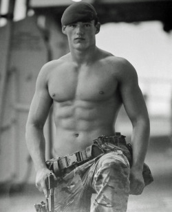 mangasary:  militarymencollection :   чрез  bearcubfin