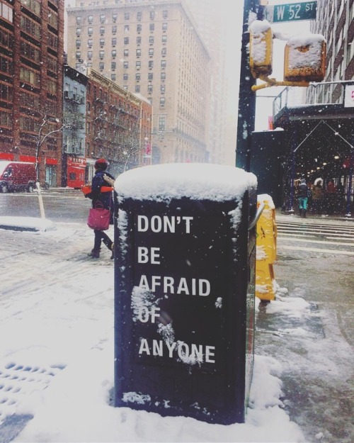 Snowy day with Laurie Anderson x A.M. Holmes @tsqarts #wordonthestreet #wordtsq (at Times Square, Ma