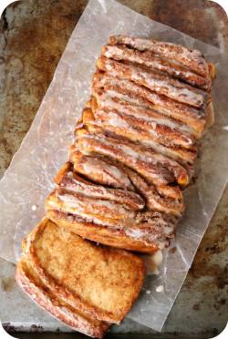 craving-nomz:  Vegan Cinnamon Sugar Pull