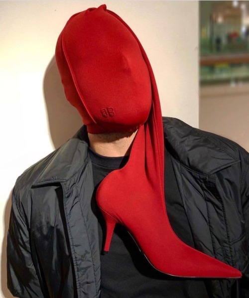 therudecouture:  https://instagram.com/p/BflNvamg1mV/
