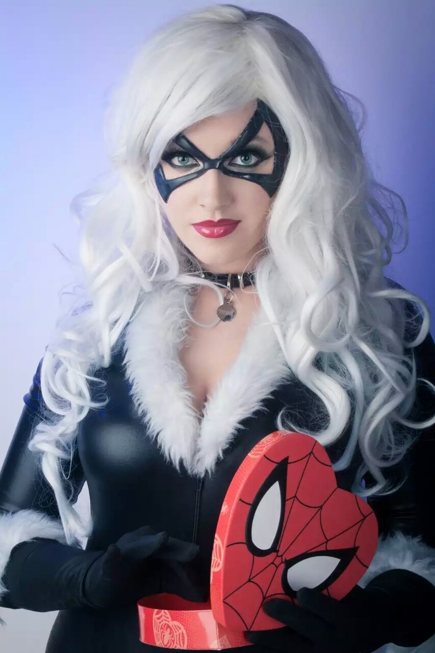 curvyandnerdy:  Black Cat or Mary Jane? Happy Valentines! Callie is beautiful and