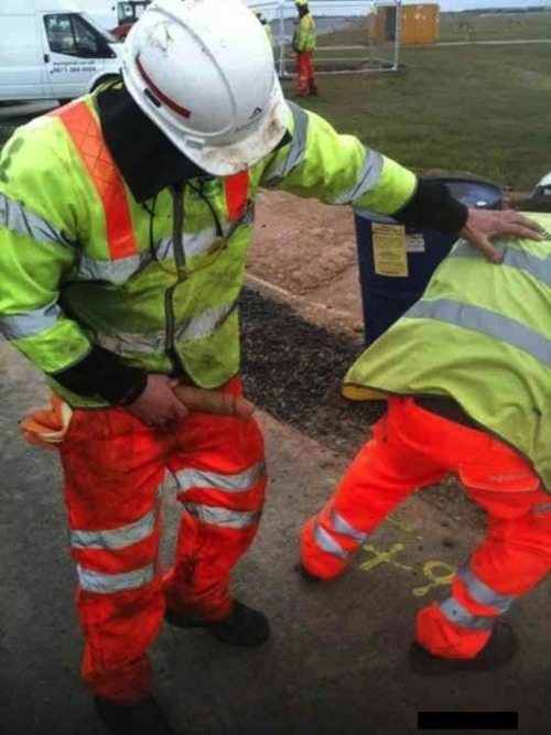freycamisolepublic: road improvement  Hurry Sticky it in before the boss catches you