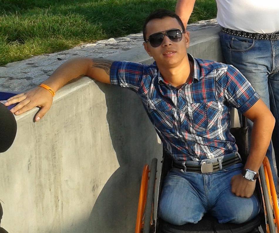 theivorlegov1:  Legless in shades 