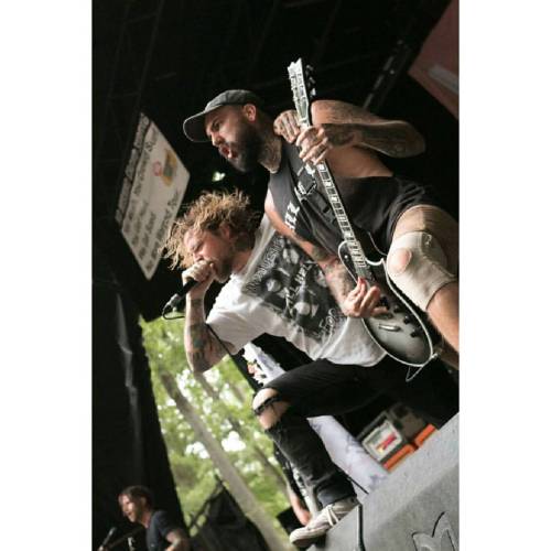 @daveymuise and @nicholasadam of @vannaband at @vanswarpedtour in MD #aprileileenphotography #vanna 