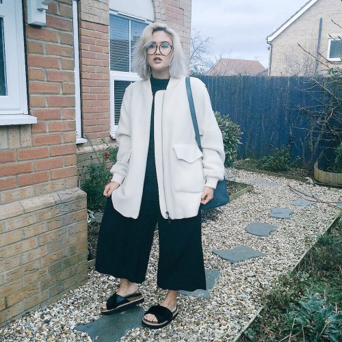 erikakbowes:It’s jan and the slippers are out