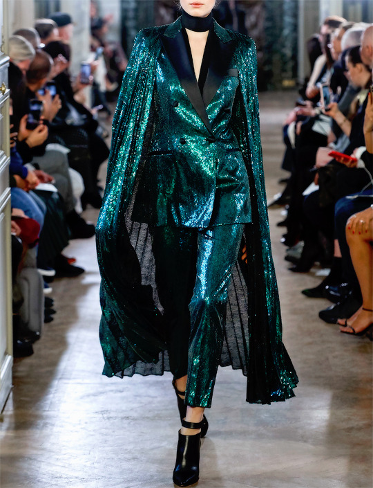 thewonderofafairytale:  Elie Saab Fall/Winter 2019 Ready to Wear  