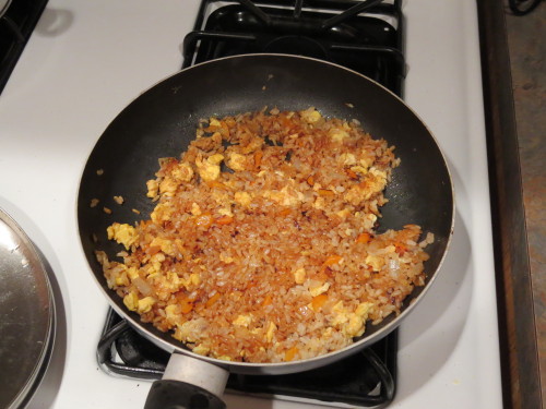 the-absolute-best-posts:  caffeinatedcrafting: Who says you need to order carry out for fried rice? Ingredients: ½ Cup brown whole grain rice Onion, Diced Carrots, Diced 1 Egg Olive Oil Soy Sauce Vinegar Instructions: Steam Rice for 45 min, add