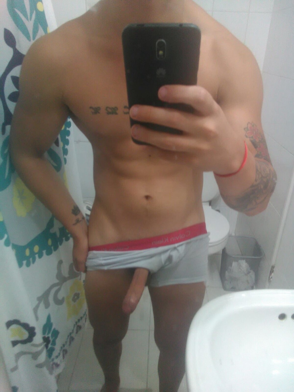 chilenosenlaweb:  II Parte Hetero curioso   Envíen sus aportes 