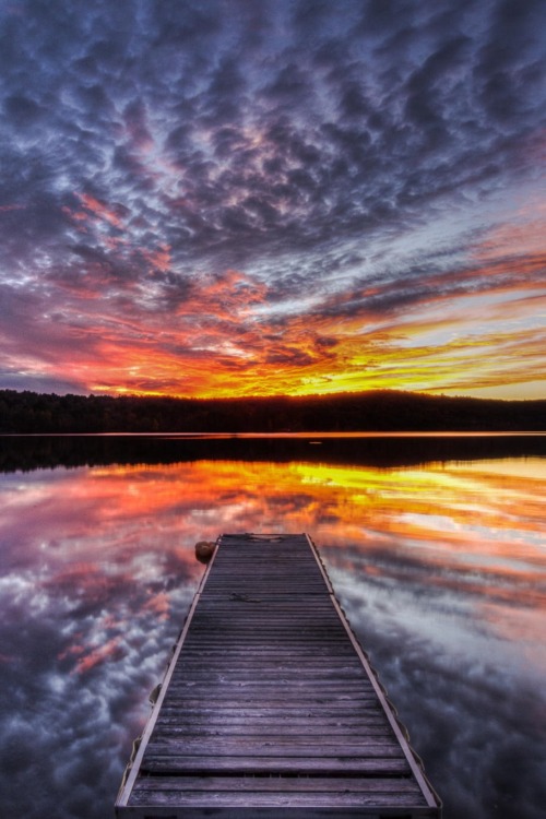 sublim-ature:Lake Waukewan, New HampshireJon Secord