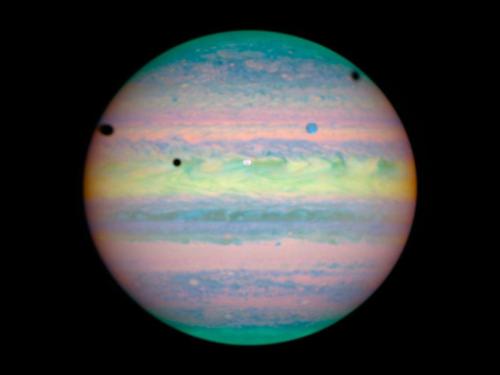 sleepnaught:gif’ed triple-eclipse of Jupiter (by moons Io, Ganymede and Callisto)still image and inf