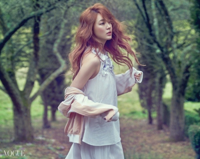 stylekorea:“The Dreamer” Yoon Eun Hye for Vogue Korea April 2015. Photographed