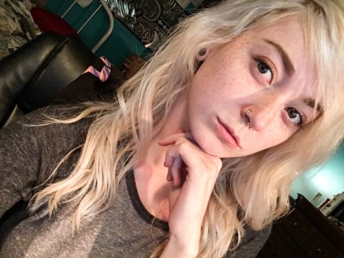 tiltedkitsune: now broke cus of recent steam sale hello still broke