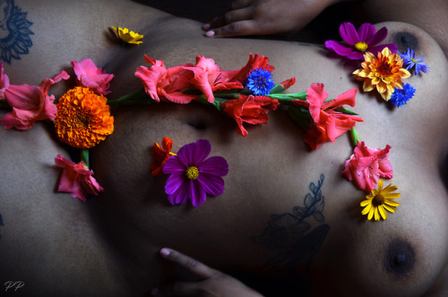 peachypersici: @accarahara is a dream to photograph 