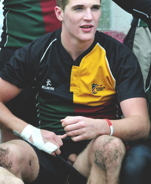 hotladsworld4:Whoopsie! Don’t think this rugby player knew this would be snapped lol.More baited str