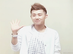 woomeh:  pose for the camera~ 