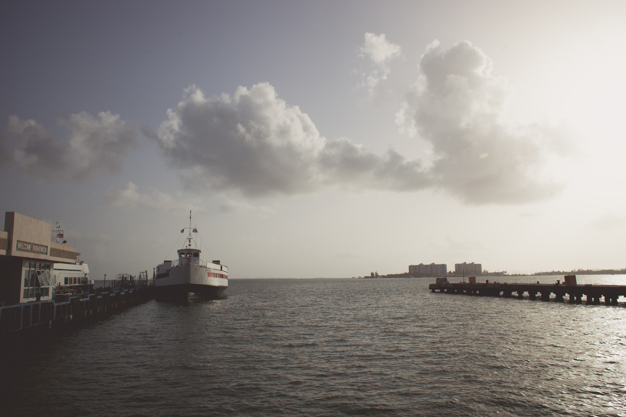 kmilaniz:  followtutes:  Isla del Encanto, Puerto Rico  Mejor post 