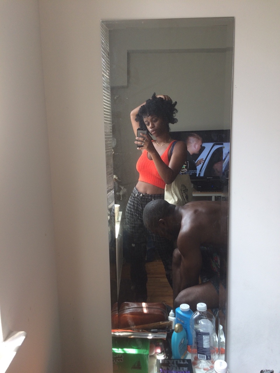 yungcoldebony:  BLACKOUT BIHHH