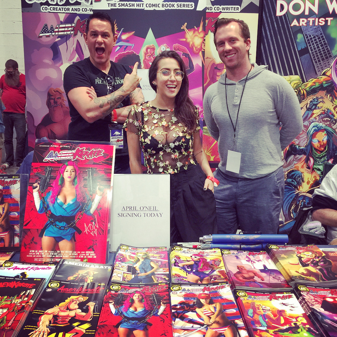 heyitsapril:Here with @amerikarate at Amazing Con in Vegas! Come by booth C78! (at
