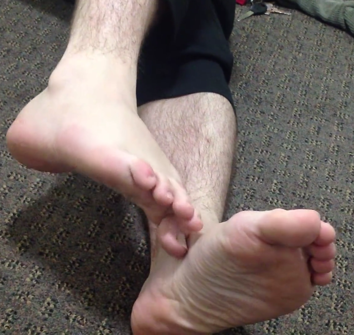 footlandia:  Cutie with hot feet!!! 😛👃🏼🍆💦💦