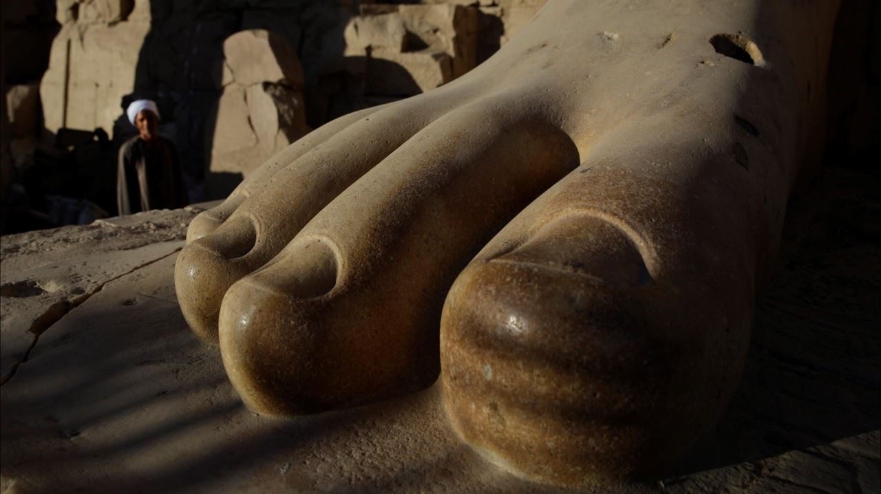 El templo faraónico de Karnak, en la ciudad egipcia de Luxor, visitado constantemente por turistas e investigadores. La explosión de una bomba hoy, 10 de junio de 2015, en un estancionamiento cerca del templo de Karnak, causó la muerte de un presunto...