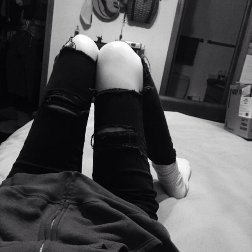 skinimin105:  Idk if I should message my crush… :/ I feel as though I annoy him…