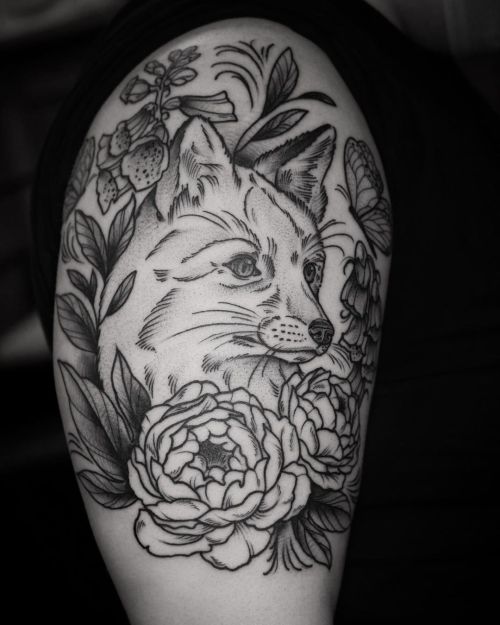 Fox and flowers for my friend Sophie:) Thank you for another great session! Excited to finish up thi