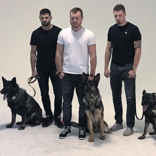 thedallastars: ellenkyhair: Behind the scenes with the #dallasstars and #dallaspd #k9unit ! Get read