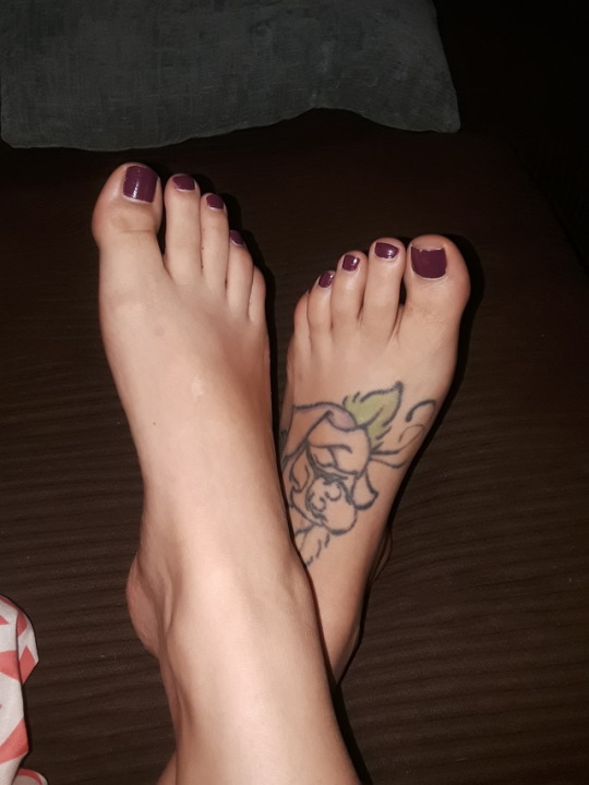 tattooedhoe:  You can try to resist me but sooner or later your gonna give in and let me mind fuck u ! 