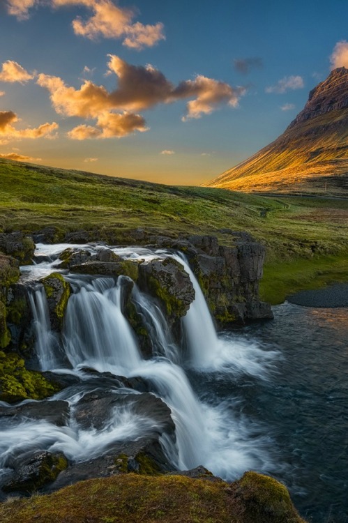 sundxwn:  Icelandic Iconby Rob Etzel