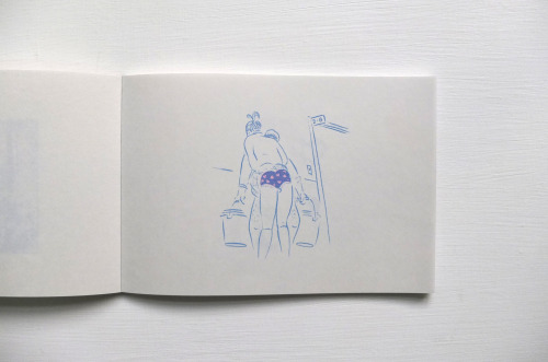 nosbooks: 《粉紅佛洛依德》是智海的情色速寫素描本，收錄他一系列一邊看成人A片一邊畫下的「人體寫生」。本書捕捉作者情慾高漲的瞬間，慾望與審美的眼光互相拉扯，金睛火眼，誠實地記錄紙上。 