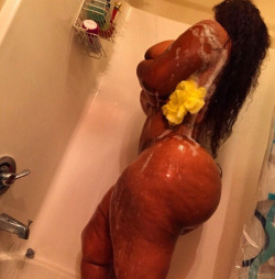 bigasschicksworldwide:  Soapy…