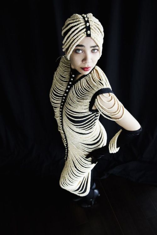 currentsinbiology:Sitka artist designs slinky dress from 20,000 salmon bonesThe idea for a glam salm