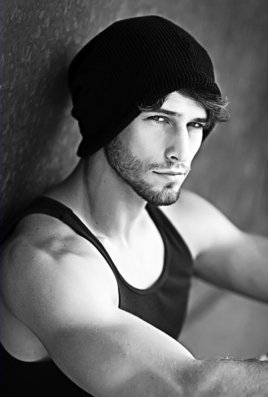 david-lovesit:  bigdicklovingbottomboy:  3leapfrogs:  •=• •=• •=•  Handsome!