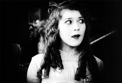 Littlehorrorshop:  Mary Pickford Thinks Up A Cheeky Prank In The Poor Little Rich