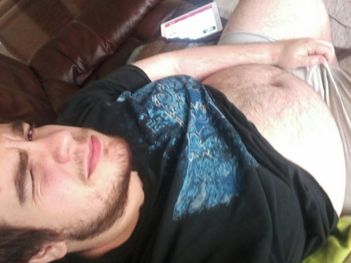 xlegendxherox:  Just relaxing with my tummy out, anyone want to join me? ;3 