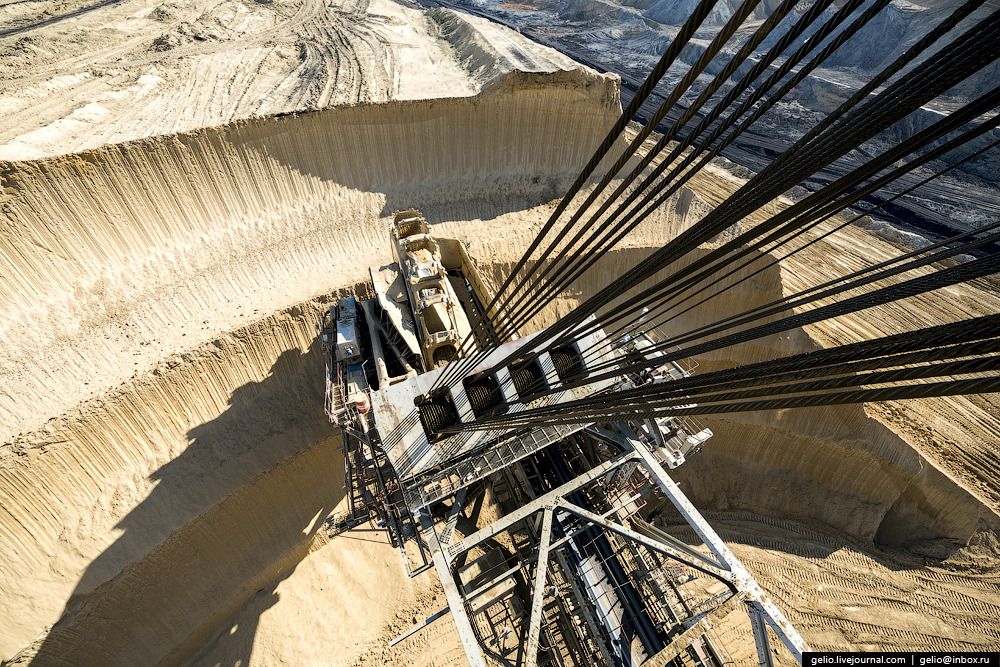 rocketumbl:  Bucket-Wheel Excavator 