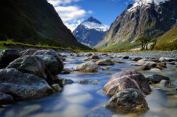 landscapelifescape:  New Zealand  by Michaelthien   Going here someday since my family (my moms side) is from here.