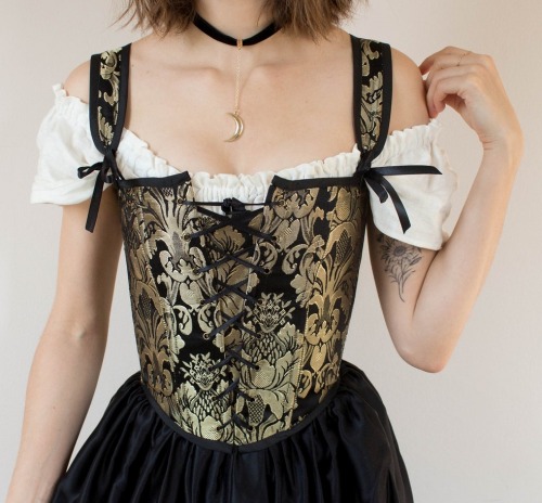 sosuperawesome:Custom CorsetsFrench Meadows on Etsy 