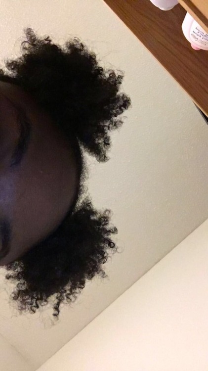 thekidtheylove:  My hair is not a trend 👑💁🏾✨
