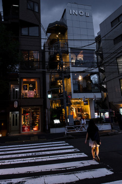 toshibu:  Crosswalk in Daikanyama by mcdorians