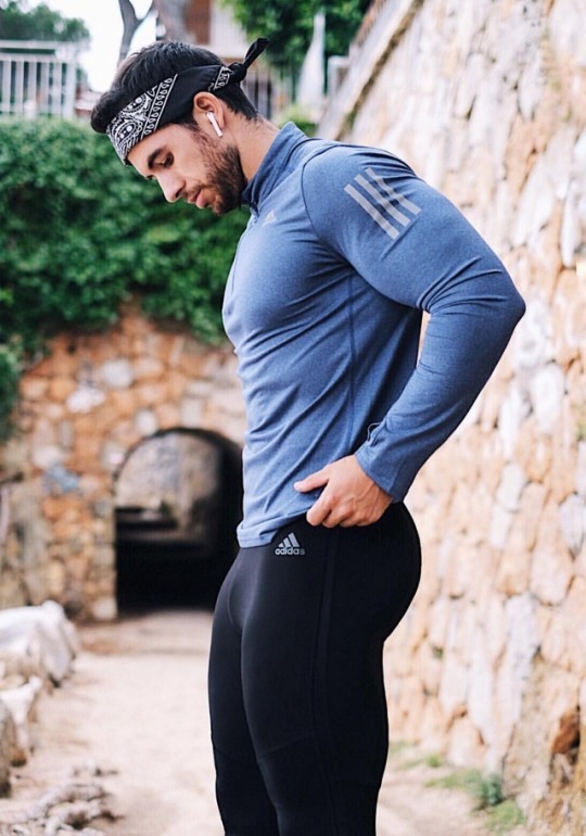 WORKOUT GEAR