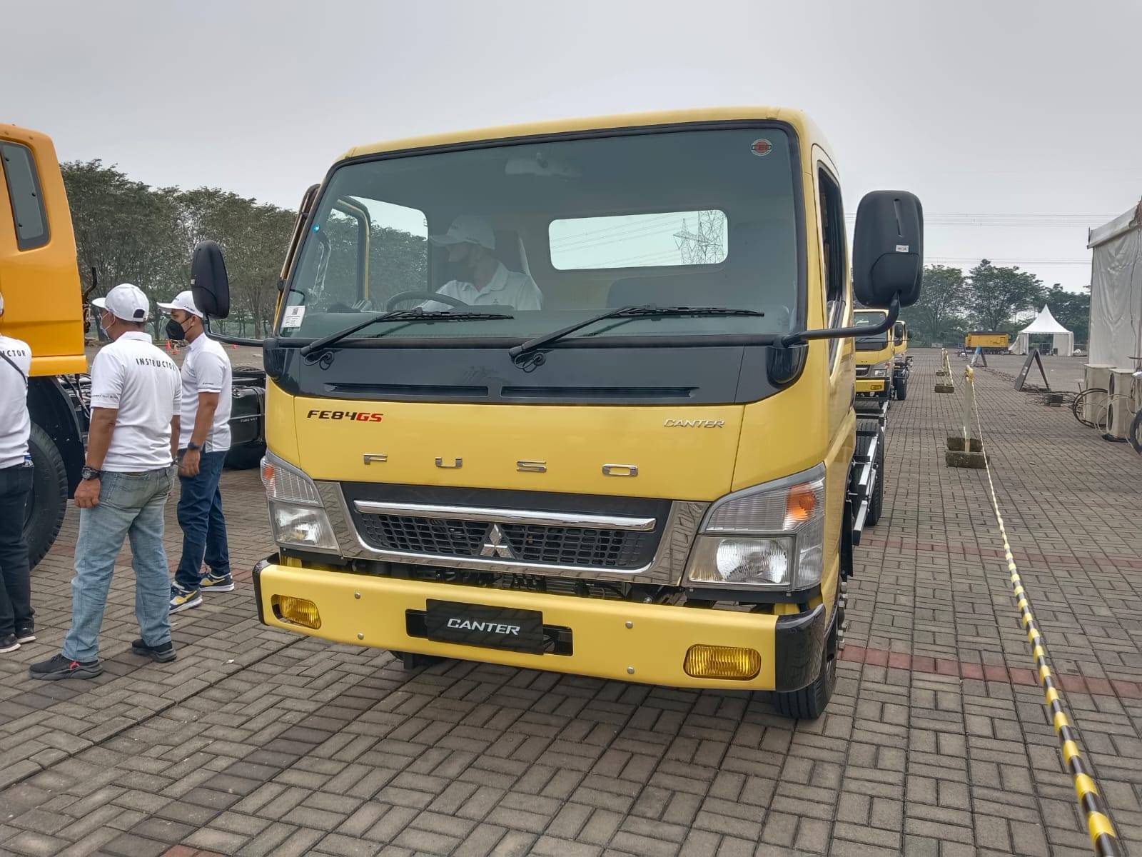 Spesifikasi Mitsubishi Canter Colt Diesel Euro 4 150 PS 6 Ban spesifikasi-mitsubishi-canter-colt-diesel-euro-4-150-ps-6-ban