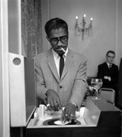 grooveland:  (via Sammy Davis, Jr | ♬ Rhythm ♬ | Pinterest) 