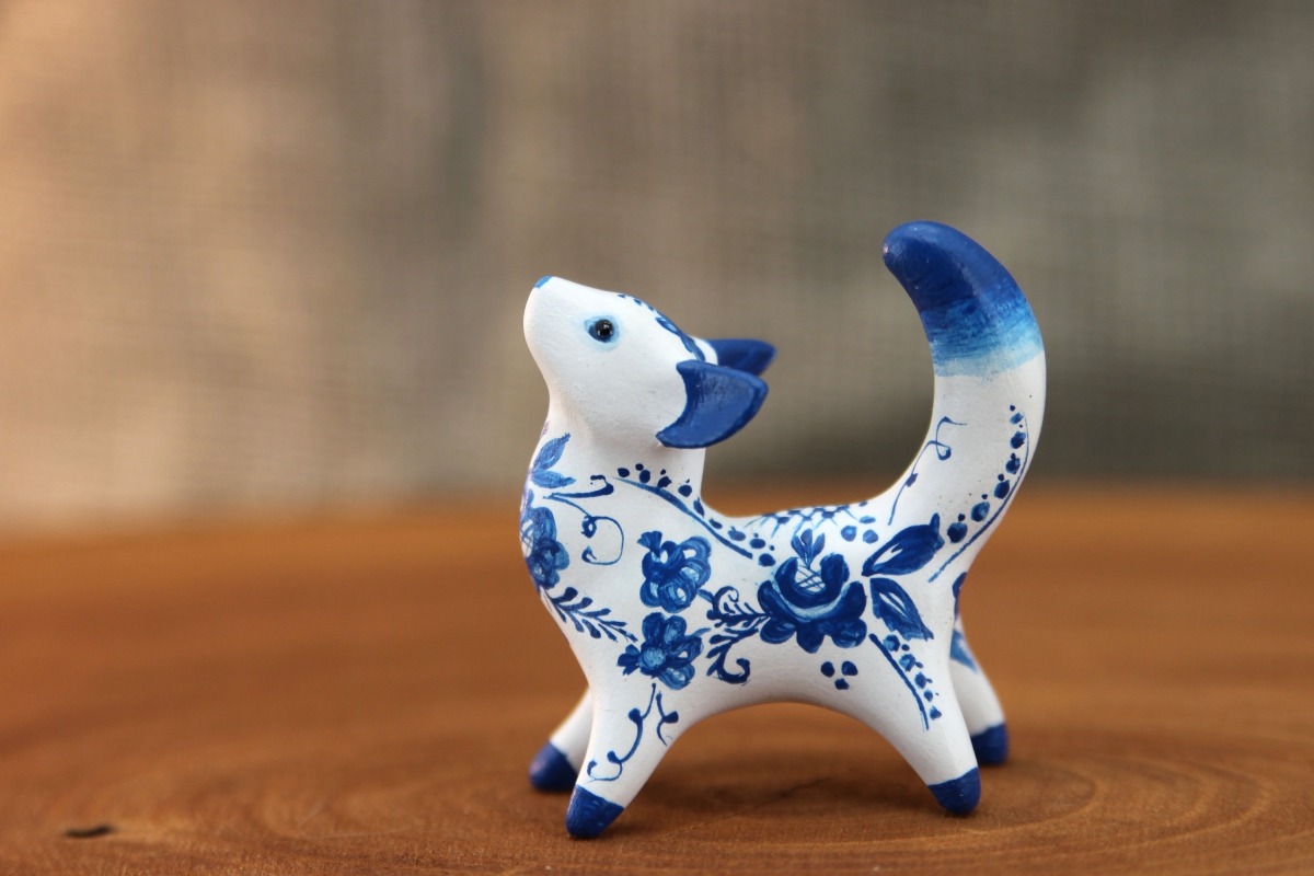 sosuperawesome: Gzhel Patterned Figurines Evgeny Hontor on Etsy See our #Etsy or