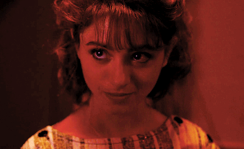 jessicahambys: Natalia Dyer in Stranger Things 3 “Chapter Three: The Case of the Missing Lifeguard”