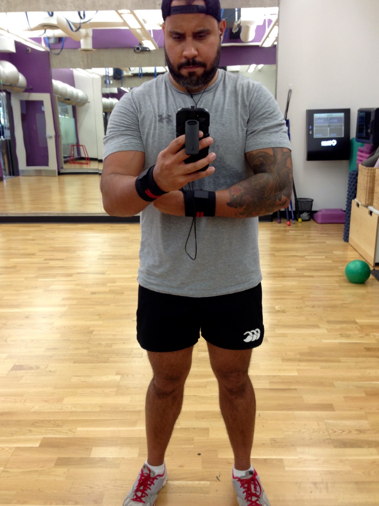 jockocub:  Gym progress. This new workout routine is going to literally kill me.