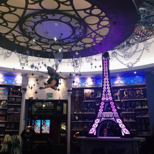 Disney Store Paris