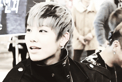 zelow:  © 