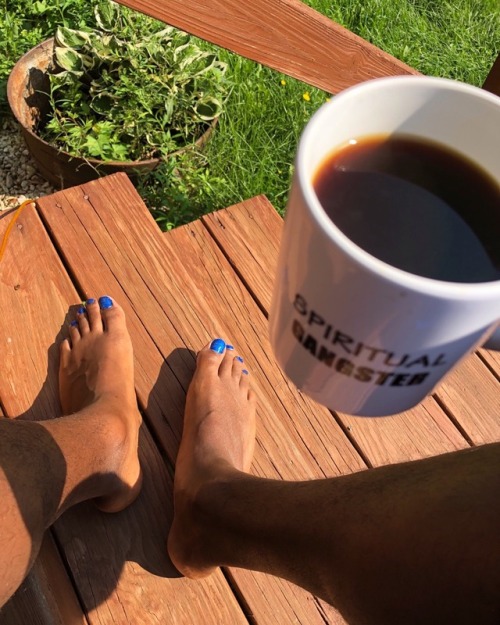 primalrunner: Coffee and feet